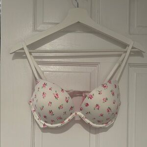 Victoria's Secret 32D Push Up Bra